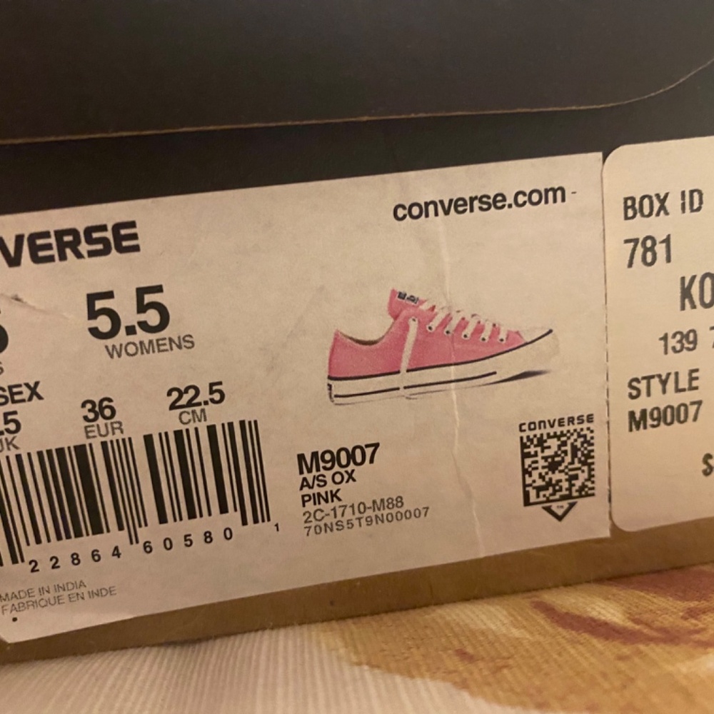 Pink Converse - Picture 5 of 5